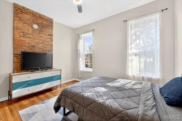 1323 Shenandoah Avenue, St Louis, MO 63104