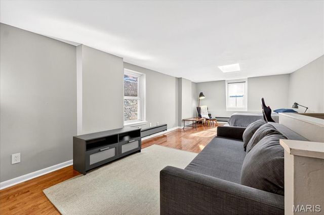 1323 Shenandoah Avenue, St Louis, MO 63104