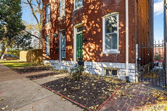 1323 Shenandoah Avenue, St Louis, MO 63104