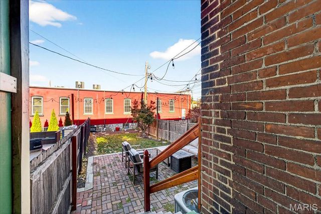 1323 Shenandoah Avenue, St Louis, MO 63104