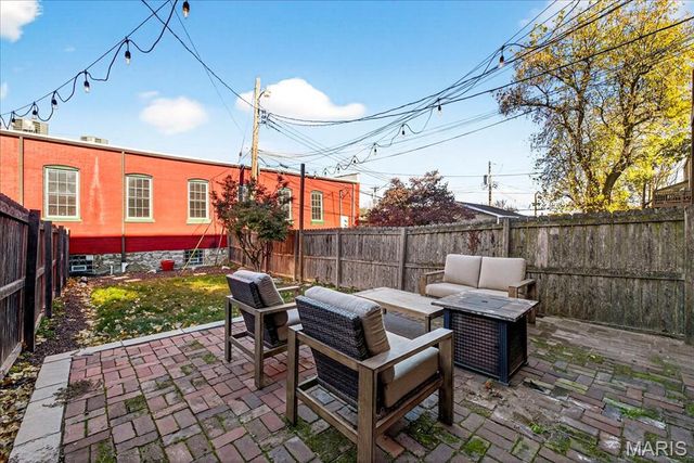 1323 Shenandoah Avenue, St Louis, MO 63104