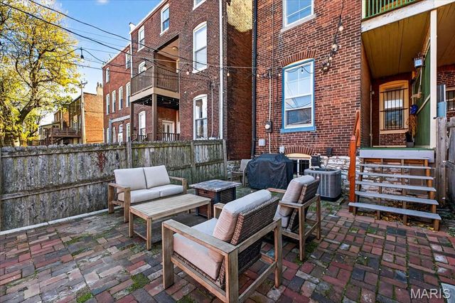 1323 Shenandoah Avenue, St Louis, MO 63104