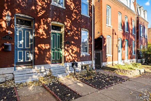 1323 Shenandoah Avenue, St Louis, MO 63104