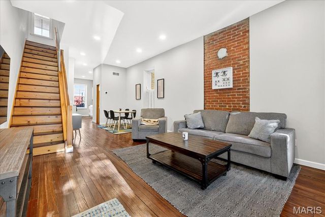 1323 Shenandoah Avenue, St Louis, MO 63104