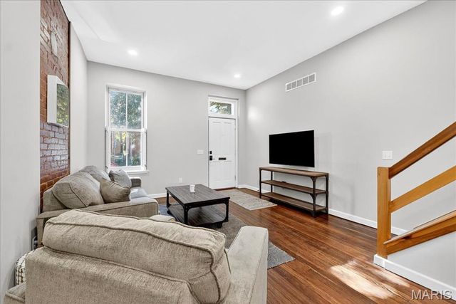 1323 Shenandoah Avenue, St Louis, MO 63104