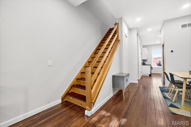 1323 Shenandoah Avenue, St Louis, MO 63104