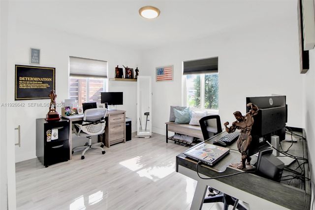 201 NW 51st Ct, Oakland Park, FL 33309