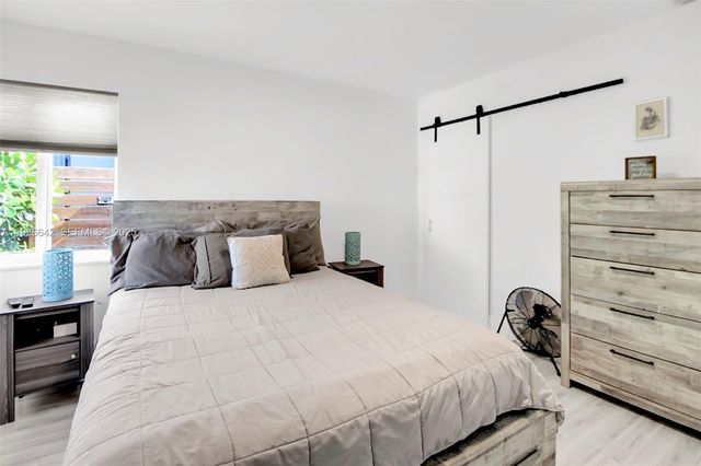 201 NW 51st Ct, Oakland Park, FL 33309