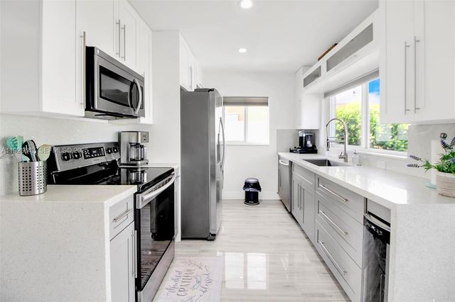 201 NW 51st Ct, Oakland Park, FL 33309