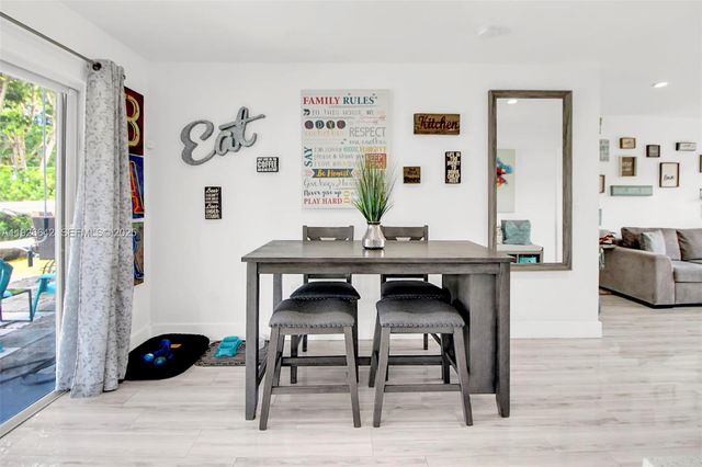 201 NW 51st Ct, Oakland Park, FL 33309