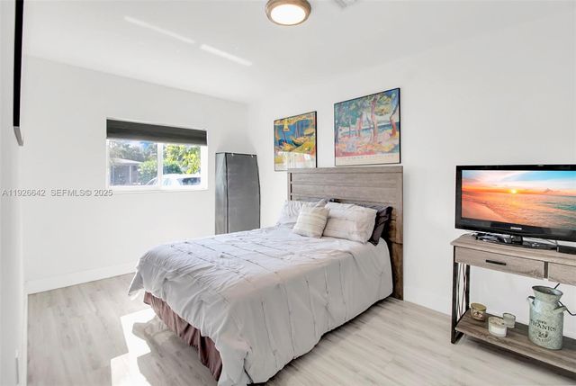 201 NW 51st Ct, Oakland Park, FL 33309