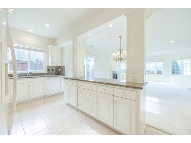 3329 LAKE WOOD Dr, Eugene, OR 97408