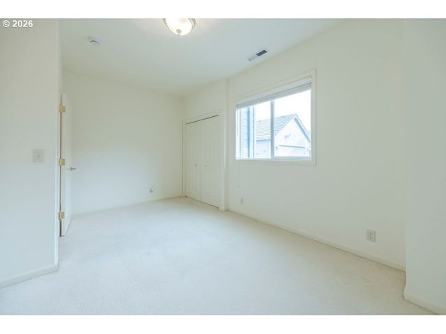 3329 LAKE WOOD Dr, Eugene, OR 97408