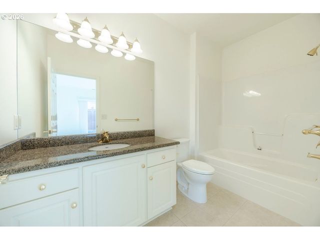 3329 LAKE WOOD Dr, Eugene, OR 97408