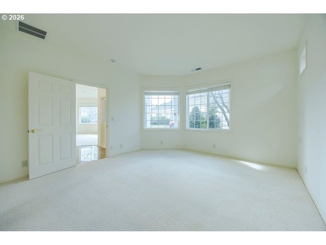 3329 LAKE WOOD Dr, Eugene, OR 97408