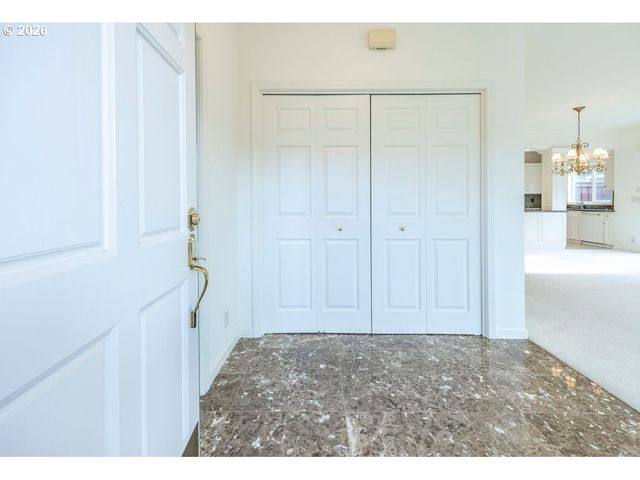 3329 LAKE WOOD Dr, Eugene, OR 97408