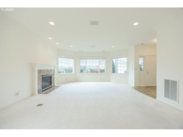 3329 LAKE WOOD Dr, Eugene, OR 97408