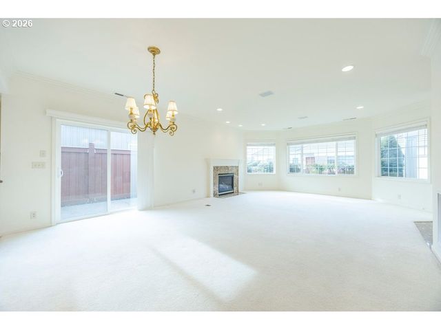 3329 LAKE WOOD Dr, Eugene, OR 97408