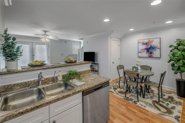 1725 Harvey Mitchell PKWY S 1328, College Station, TX 77840