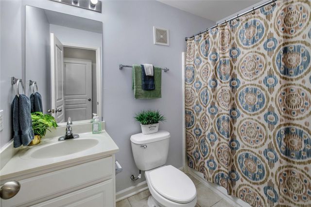 1725 Harvey Mitchell PKWY S 1328, College Station, TX 77840