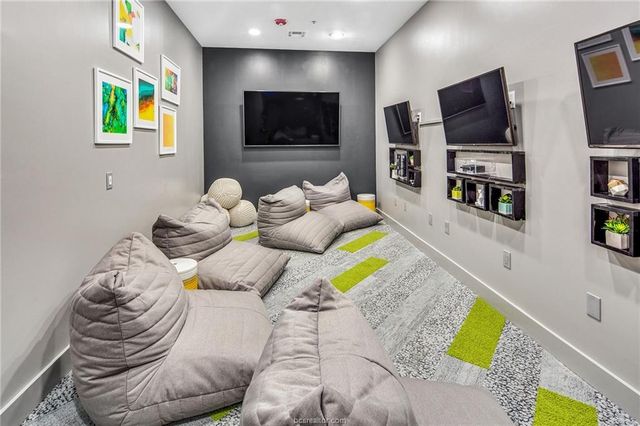 1725 Harvey Mitchell PKWY S 1328, College Station, TX 77840