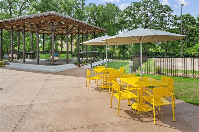 1725 Harvey Mitchell PKWY S 1328, College Station, TX 77840