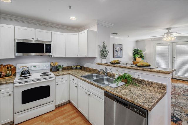 1725 Harvey Mitchell PKWY S 1328, College Station, TX 77840