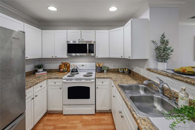 1725 Harvey Mitchell PKWY S 1328, College Station, TX 77840