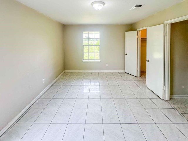 4513 S Meadows Street, Alvin, TX 77511