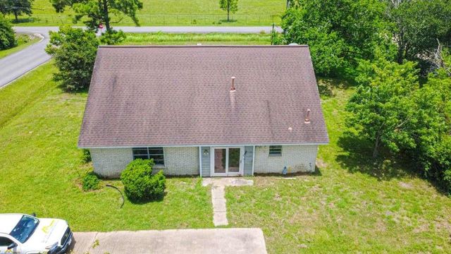 4513 S Meadows Street, Alvin, TX 77511