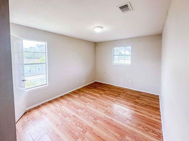 4513 S Meadows Street, Alvin, TX 77511