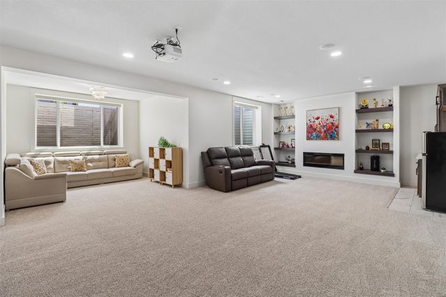 940 Roman Road, Waukee, IA 50263