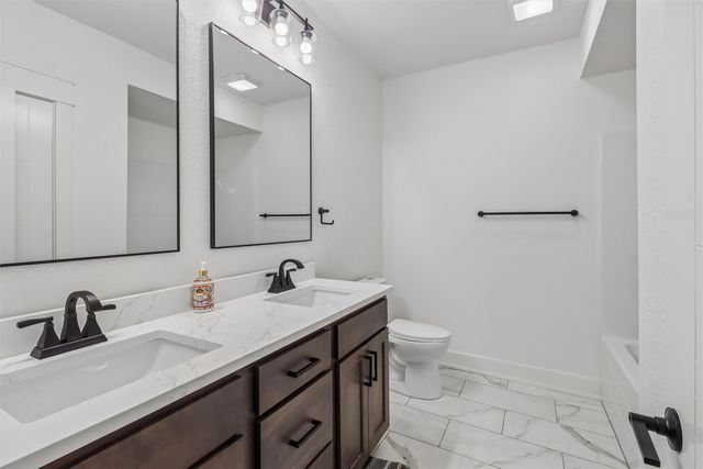 940 Roman Road, Waukee, IA 50263