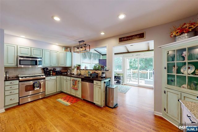 9 Nelson Place, Nutley, NJ 07110