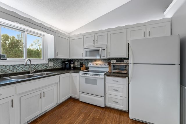 3012 Crescent Lane NW, Rochester, MN 55901