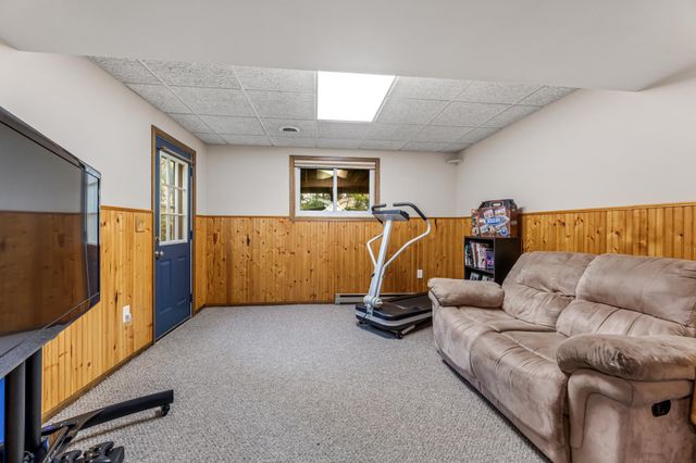 3012 Crescent Lane NW, Rochester, MN 55901