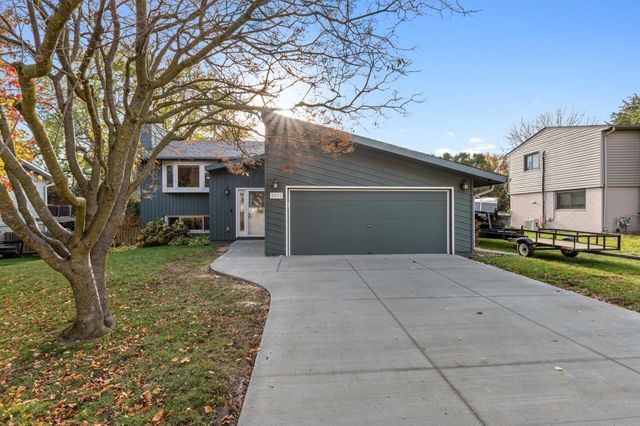 3012 Crescent Lane NW, Rochester, MN 55901