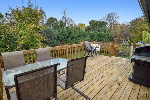 3012 Crescent Lane NW, Rochester, MN 55901