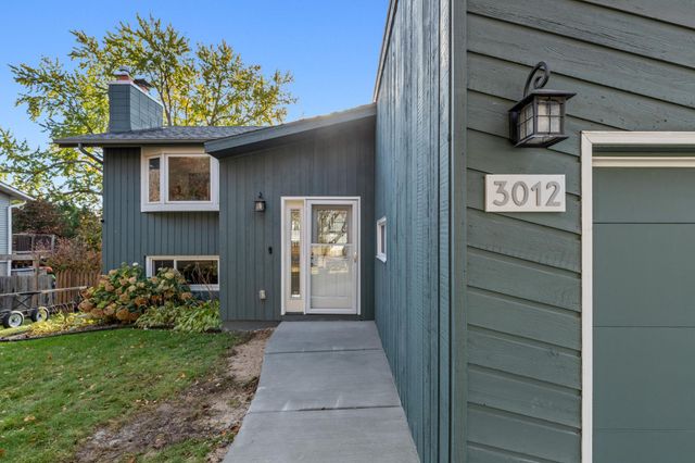 3012 Crescent Lane NW, Rochester, MN 55901