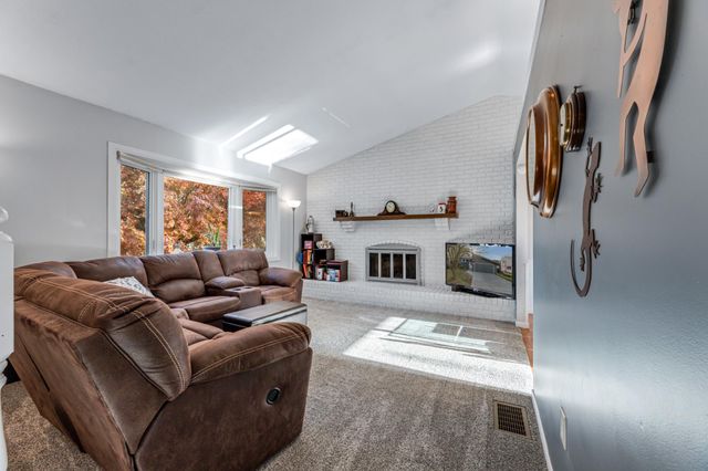 3012 Crescent Lane NW, Rochester, MN 55901