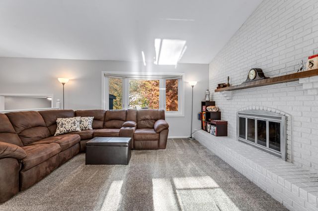 3012 Crescent Lane NW, Rochester, MN 55901