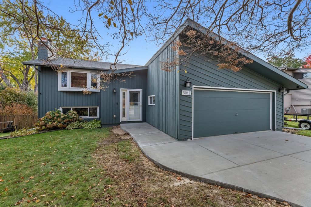 3012 Crescent Lane NW, Rochester, MN 55901