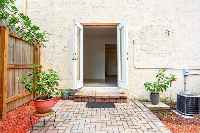 2423 E CENTRAL BOULEVARD 1, Orlando, FL 32803