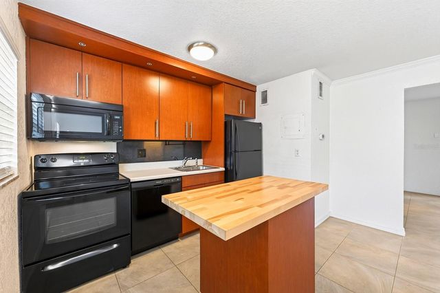 2423 E CENTRAL BOULEVARD 1, Orlando, FL 32803