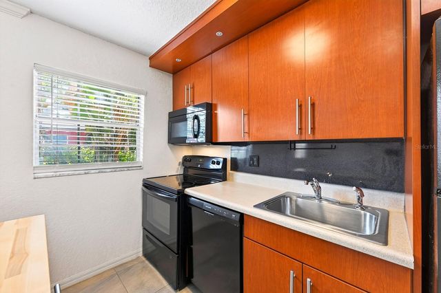 2423 E CENTRAL BOULEVARD 1, Orlando, FL 32803