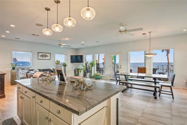 1617 Dick Bay Drive, Dickinson, TX 77539
