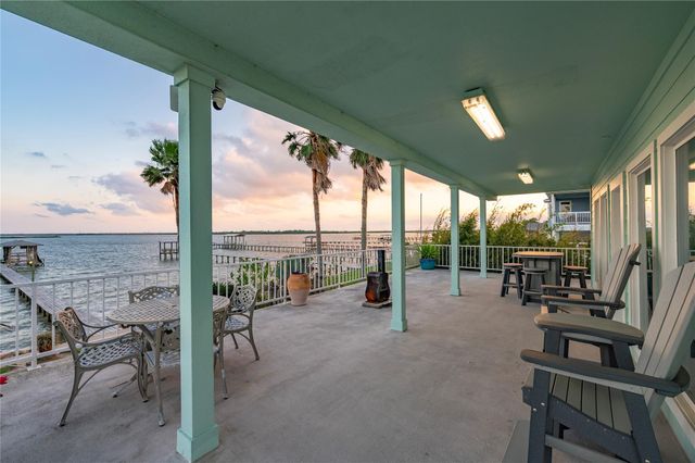 1617 Dick Bay Drive, Dickinson, TX 77539