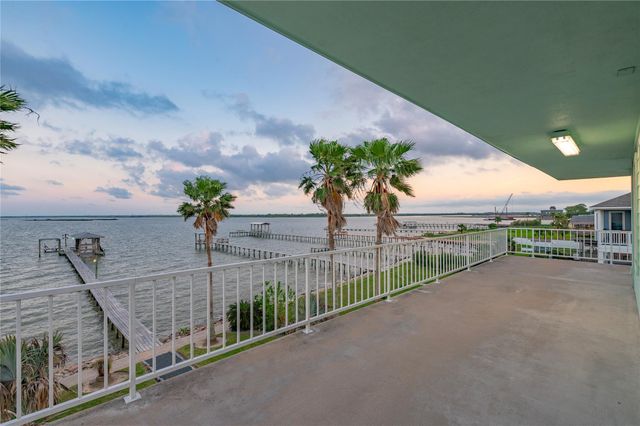 1617 Dick Bay Drive, Dickinson, TX 77539