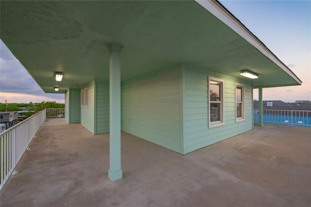 1617 Dick Bay Drive, Dickinson, TX 77539