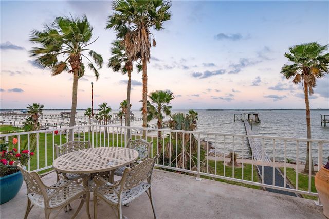 1617 Dick Bay Drive, Dickinson, TX 77539